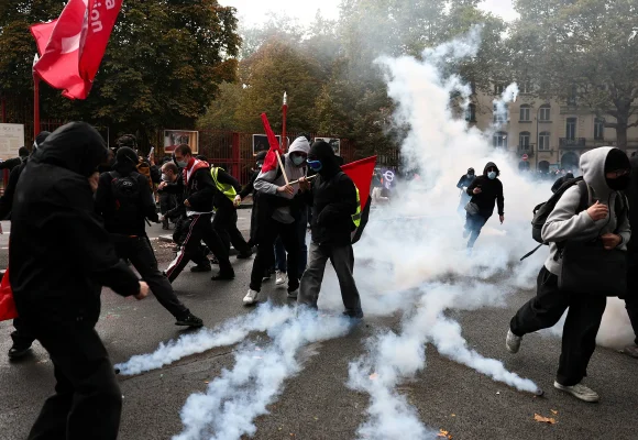 French Government Calls Emergency Meetings With Platforms Over Protests